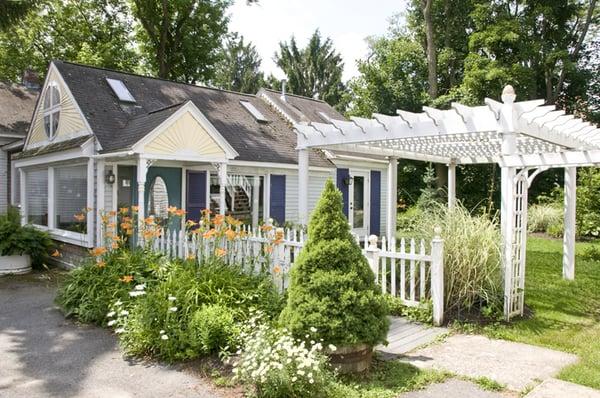 Winthrop's White Dog Gallery