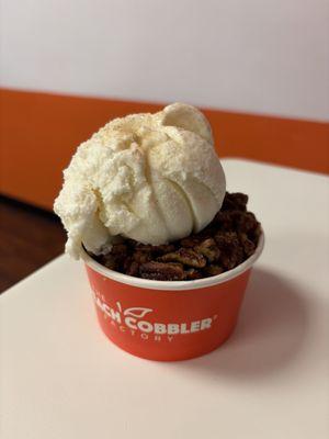 Peach praline cobbler