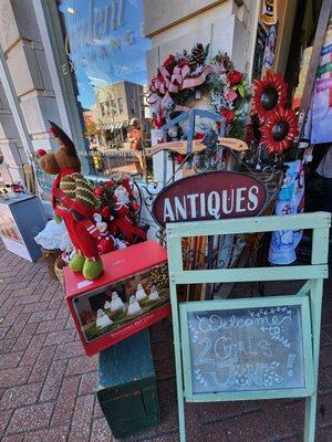 2 Gals' Junk On Broadway
