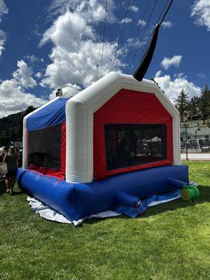 They had a blow up jump house for the kids, that was pretty popular.