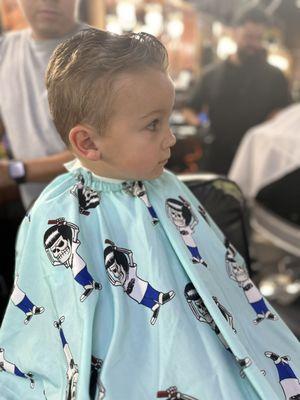 Hermanos Barber Shop