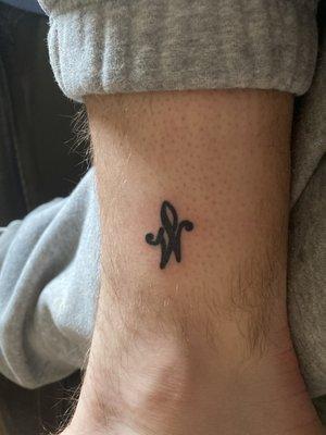 Zoe's Tattoo and Piercings