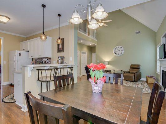 Beautiful and very Comfy Home! Ready for your Family!! For Sale Now.