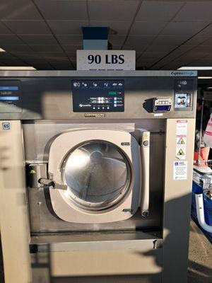 90 lb wash machine! Never seen such a large machine but good if you have that much to wash