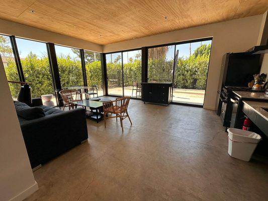 Chelis Cleaning Services