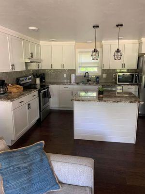 E-Z Duz It Janitorial & Cleaning Service