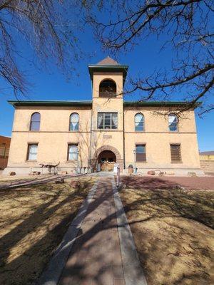 Historical Navajo County Courthouse