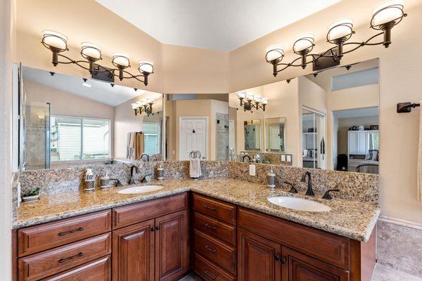 Harold Powell, Realtor RE/MAX Gold Coast-Ventura