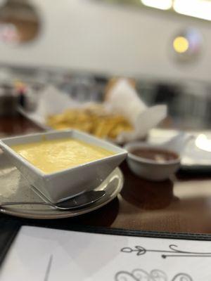 Queso, salsa and chips.