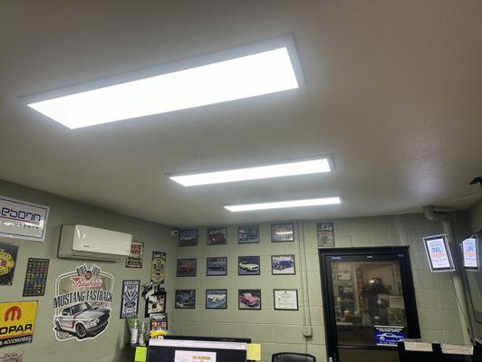 Office light, 4 color options on a switch. LOVE IT.