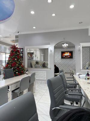 Paris  Nails & Spa