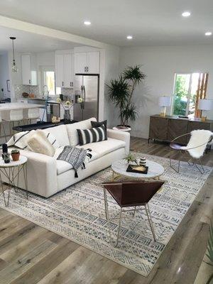 This is a cleaning that was done by my amazing employees Asza and Nika. The property is located in Sherman Oaks.