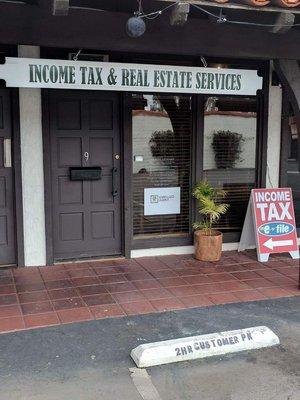 Comfortable private office in Old City Plaza