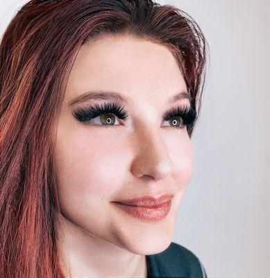 MALLYNA Lash & Brow Lounge