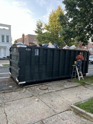 Junk removal less than three hours moved out one family house 12 employees