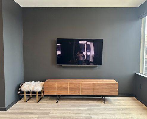 Pitch black in estate emulsion