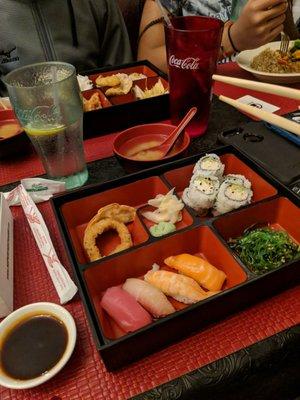Bento boxes. Num.