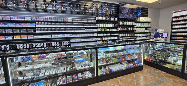 They got diffrent types of Kratoms, good glass pipes, cheapest Cigarette and vapes,,,