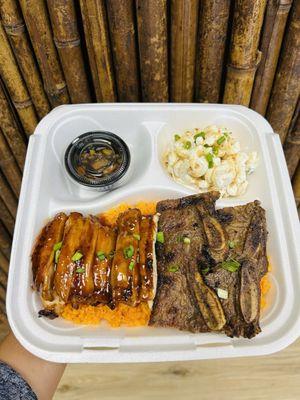 Fiesta place with huli huli chicken and macaroni salad  Ig @yelpelite gvl