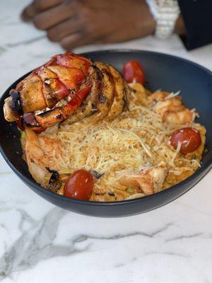 The Cajun Shrimp Pasta was to die for !! 10/10 recommend and the servers are amazing the mimosas flight was so good