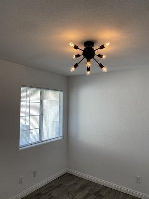 Light fixture mount