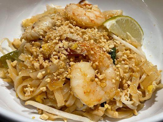 Pad Thai w/ Chicken & Shrimp