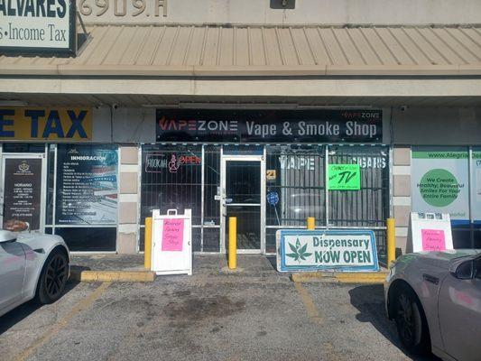 24 Hr Bud Delivery front entrance