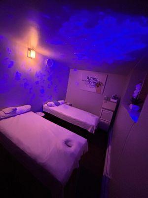Couples massage room. Clean, smells nice, relaxing spa music and PRIVATE.