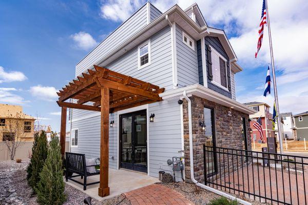 Green Valley Ranch Carriage House Sales Office - Oakwood Homes