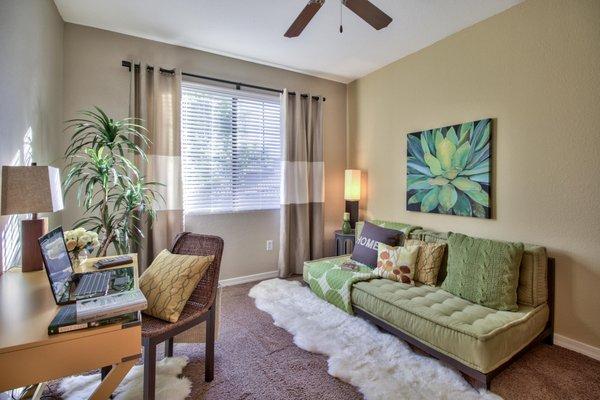 Desert Club Apartments