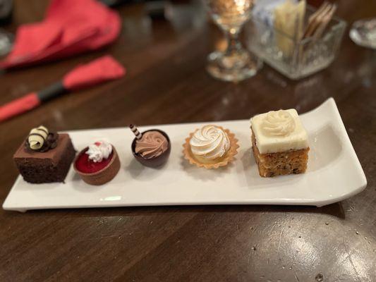 5 Pieces Signature Dessert Flight