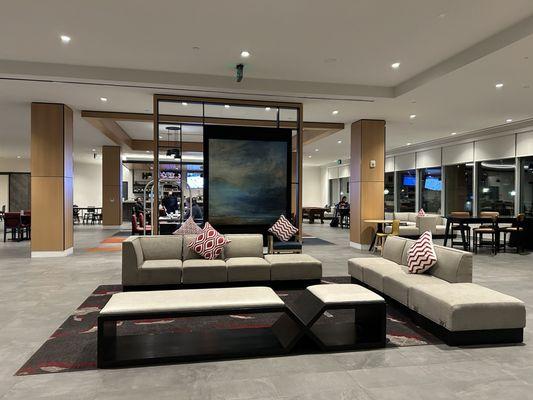 1/16/25 Hang out at the bar/lobby area