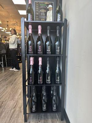 Le KOOL Champagne on display