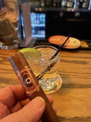 Been I while since I posted. But the cigar box is still the place to go when in Tulsa. A Perdomo Habano with tried and true Tito's/ Tonic