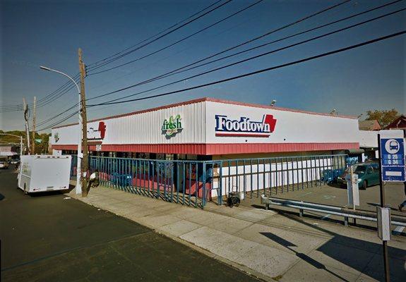 Ferreira Foodtown of Parsons Blvd