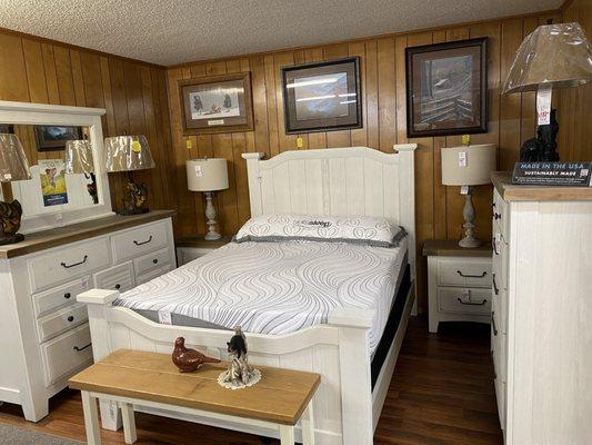 L&L Furniture