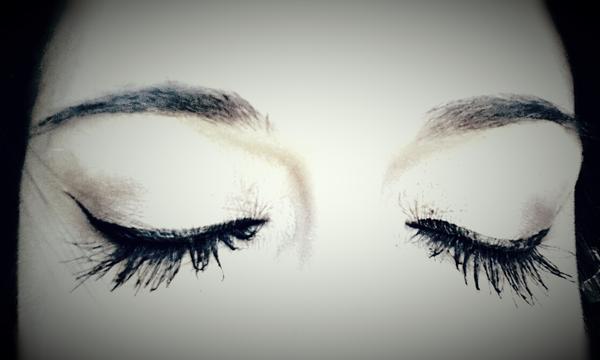 Threading: good brows make you look younger