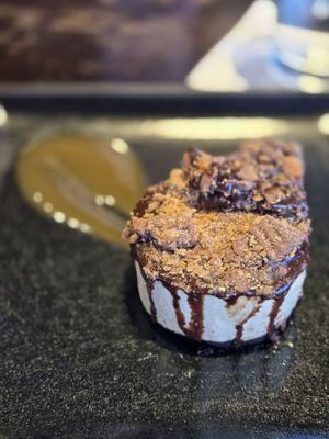 Chocolate peanut butter cream pie