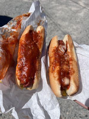 Hot dogs:
Chili and mustard (left)
Chili, mustard, and onion (right)
