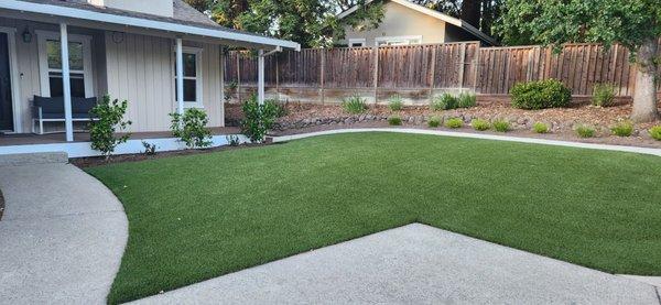 Blades of Glory Synthetic Lawns & Putting Greens