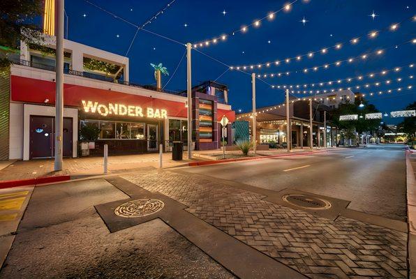 Wonder Bar