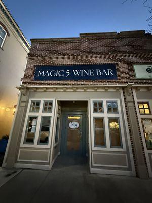 Magic 5 Wine Bar