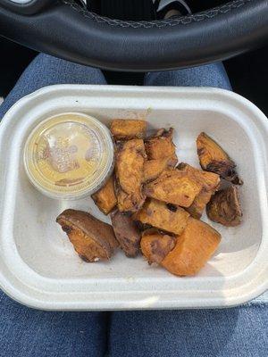 Roasted sweet potatoes with hot honey mustard