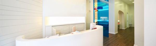 Look your best . . .
. . . Feel your best !
with the most current methods and technology in skin care and body sculpturing.