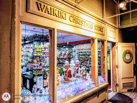 The Waikīkī Christmas Store at the Westin Moana Surfrider. One of three on O'ahu.