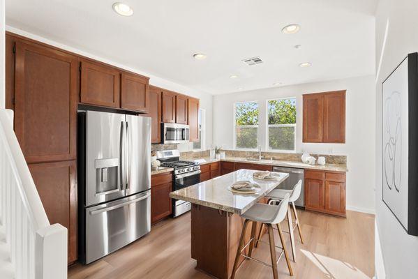 Sam Fakih Real Estate-Compass