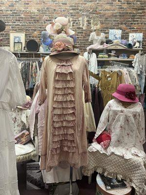 Elizabeth's Tres Chic