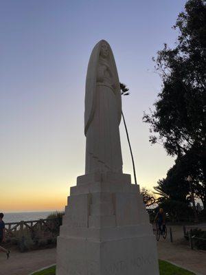 Statue of Santa Monica