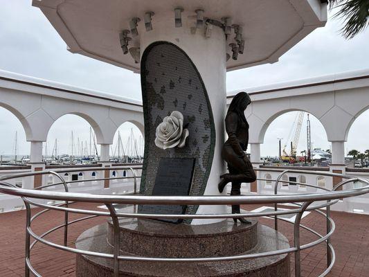 Selena Memorial Statue