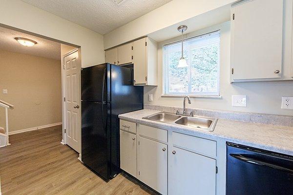 Oakdale Square Apartments - Barratt Asset Management